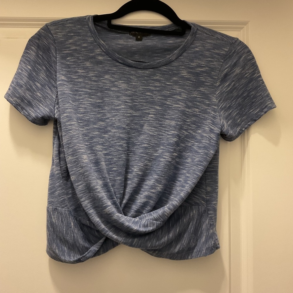 Blue cropped T-shirt sz medium